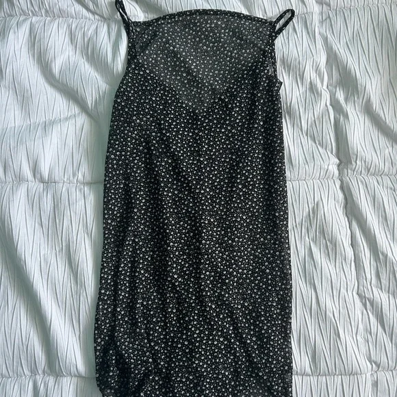 Black Floral Ruffle top - Picture 2 of 4